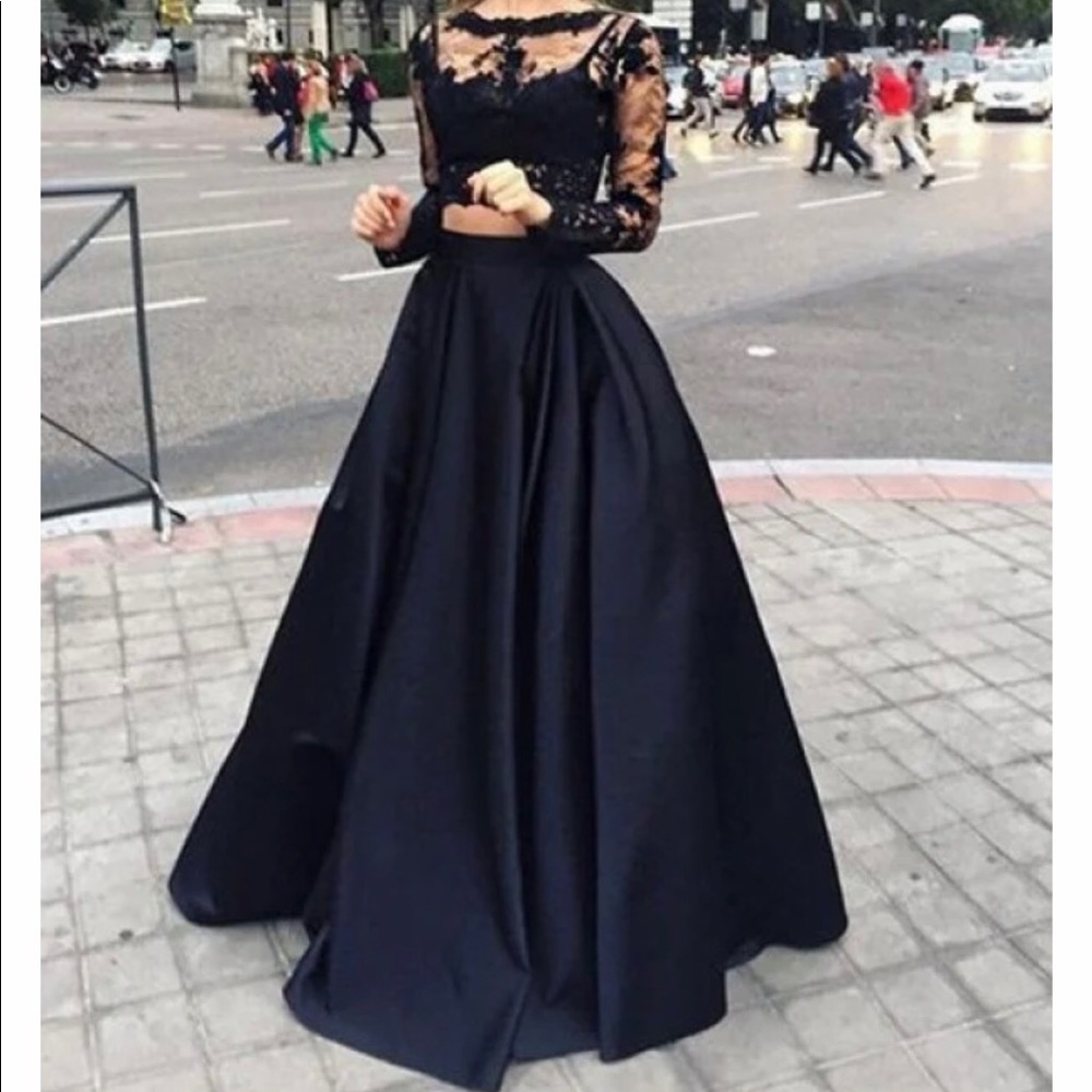 Black 2 piece prom dress